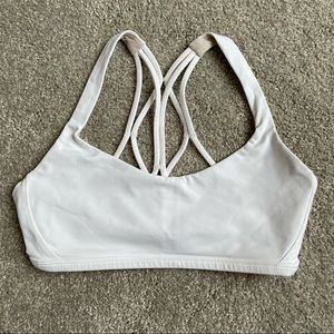 Lululemon free to be bra